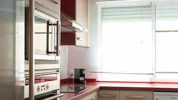 Réfrigérateur, four, plaque de cuisson, lave-vaisselle