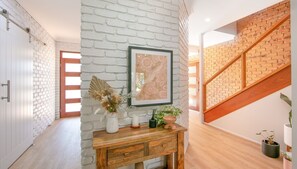 Interior - The Point (ILUKA)