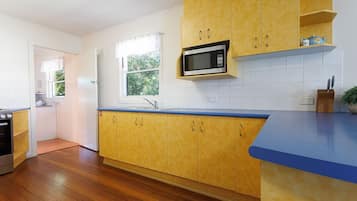 Fridge, oven, stovetop, toaster