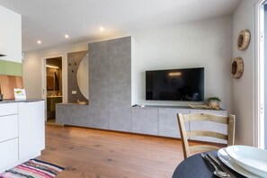 Interior - Mali Apartments with balcony and nice views (Tirolo)
