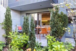 Outdoor dining - Mali Appartments Lounge (Tirolo)