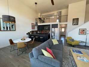 Smart-TV, Kamin, Computerbildschirme