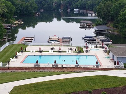 Cozy WATERFRONT condo in a quiet cove.   Private Boat launch