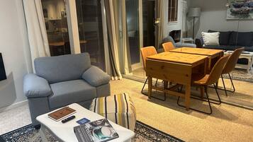 智能电视、壁炉