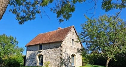 Maison de Charme avec Jardin Privé et Randonnées, Idéale pour Familles et Cavaliers
