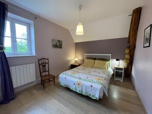 3 quartos, Wi-Fi de cortesia, roupa de cama