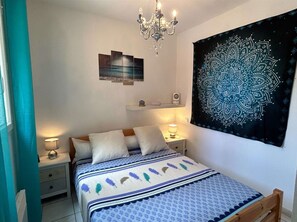 2 bedrooms, Internet - Cozy Beachside Maisonette: Terrace, Secure Pool, 7 Sleeps, Close to Amenities (Fleury-Saint-Pierre-la-Mer)