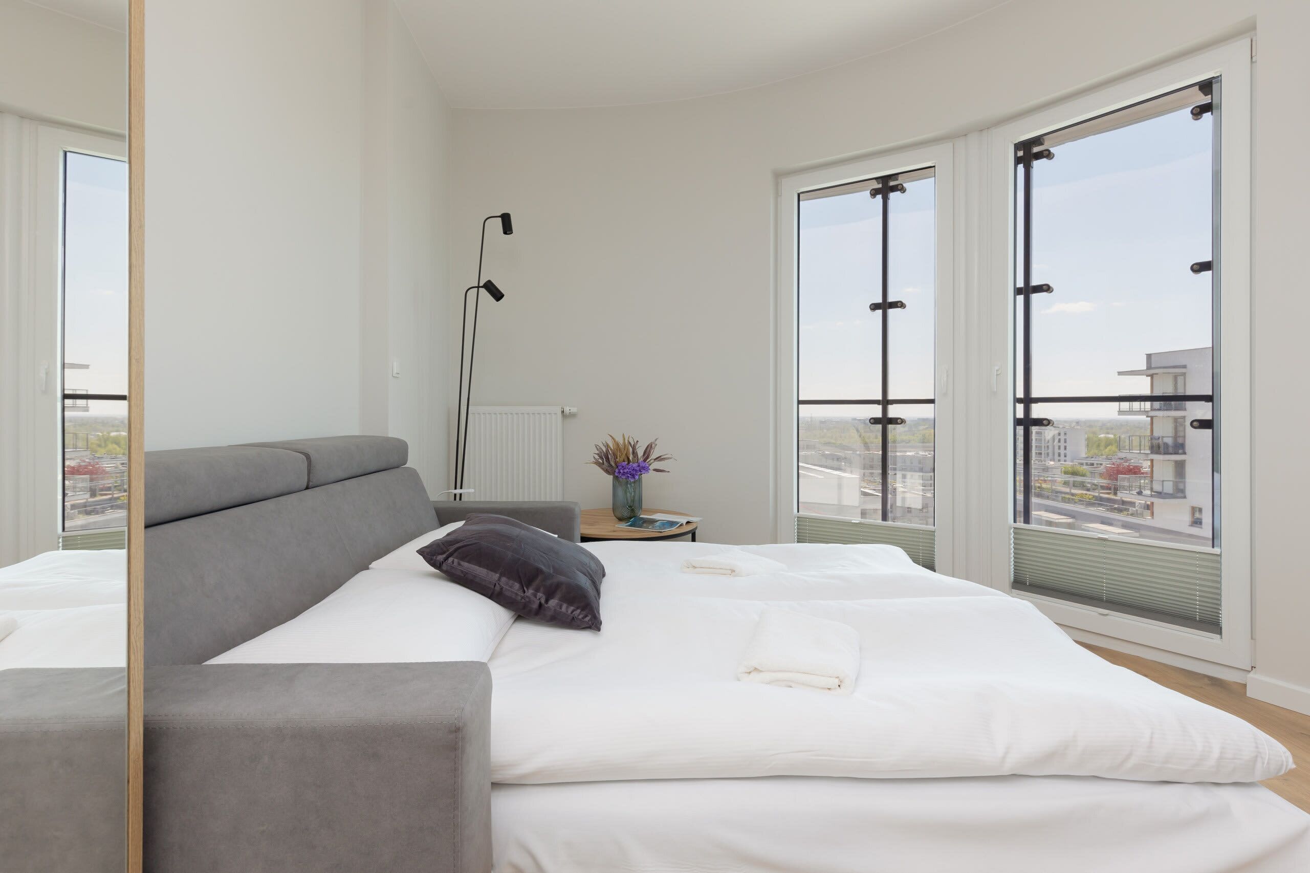 Iron/ironing board, travel crib, WiFi, bed sheets