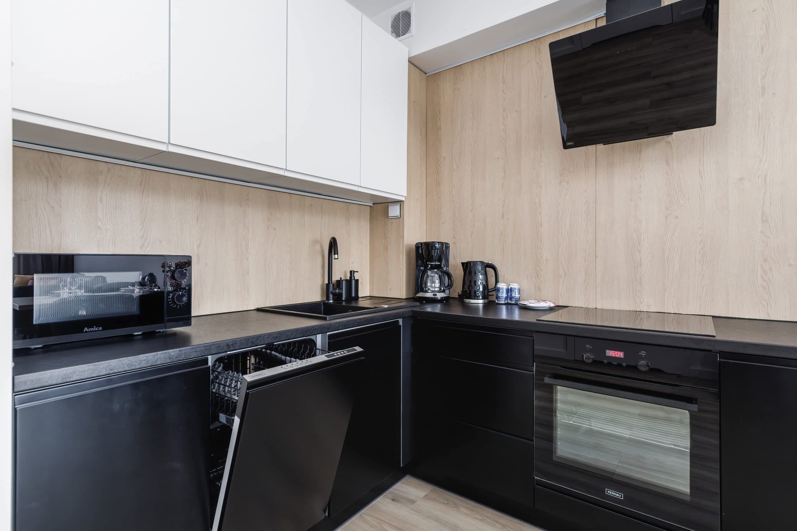 Refrigerador, horno, placa de cocina, lavavajillas