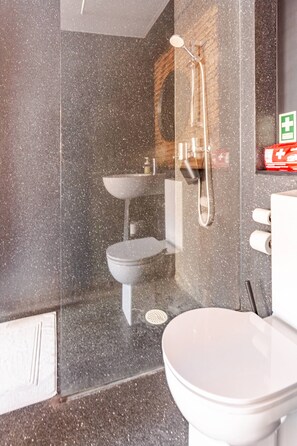 Hair dryer - Belomonte, the perfect studio in the Heart of Porto World Heritage. (Porto)