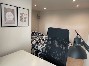 1 habitación, escritorio y insonorización