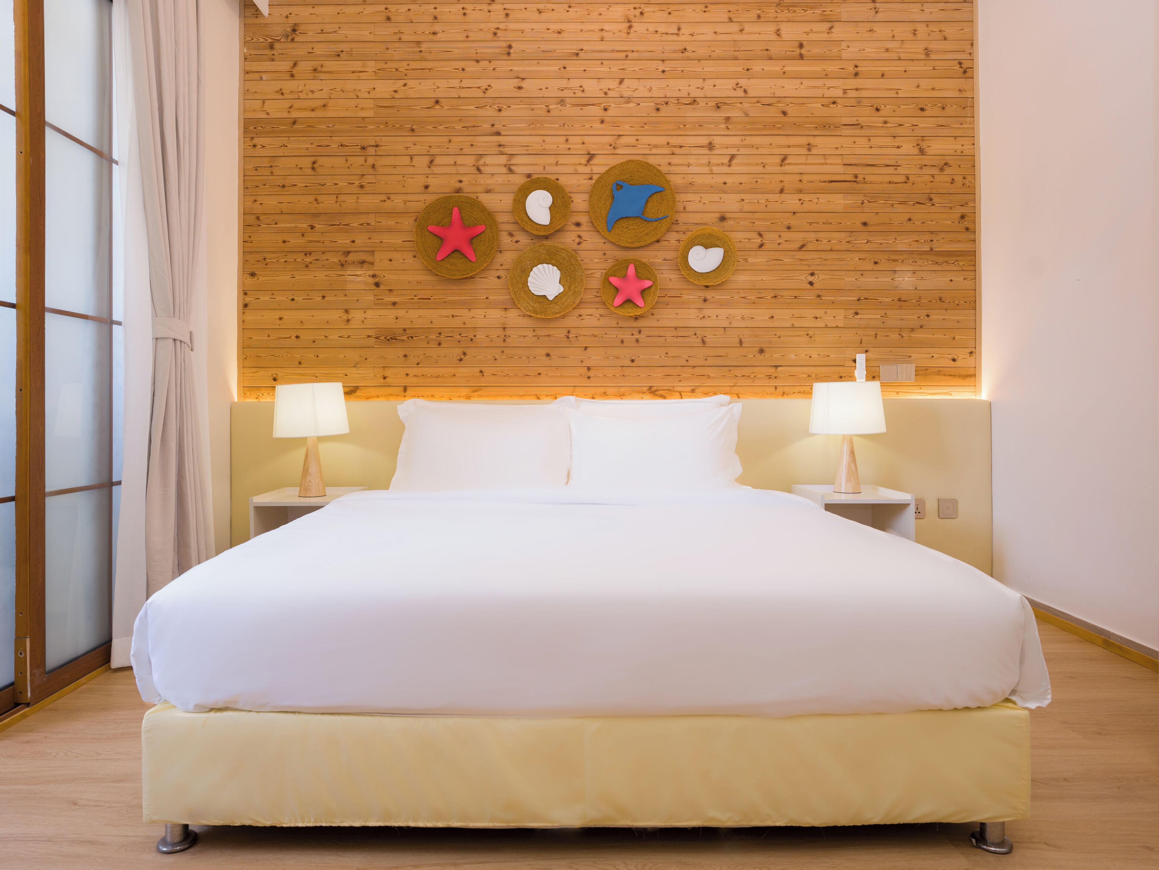Standard Double Room | In-room safe, desk, laptop workspace, soundproofing