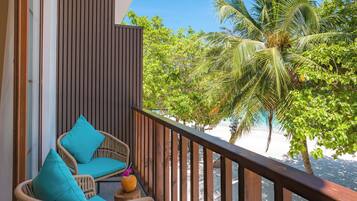 Premium Double Room | In-room safe, desk, laptop workspace, soundproofing