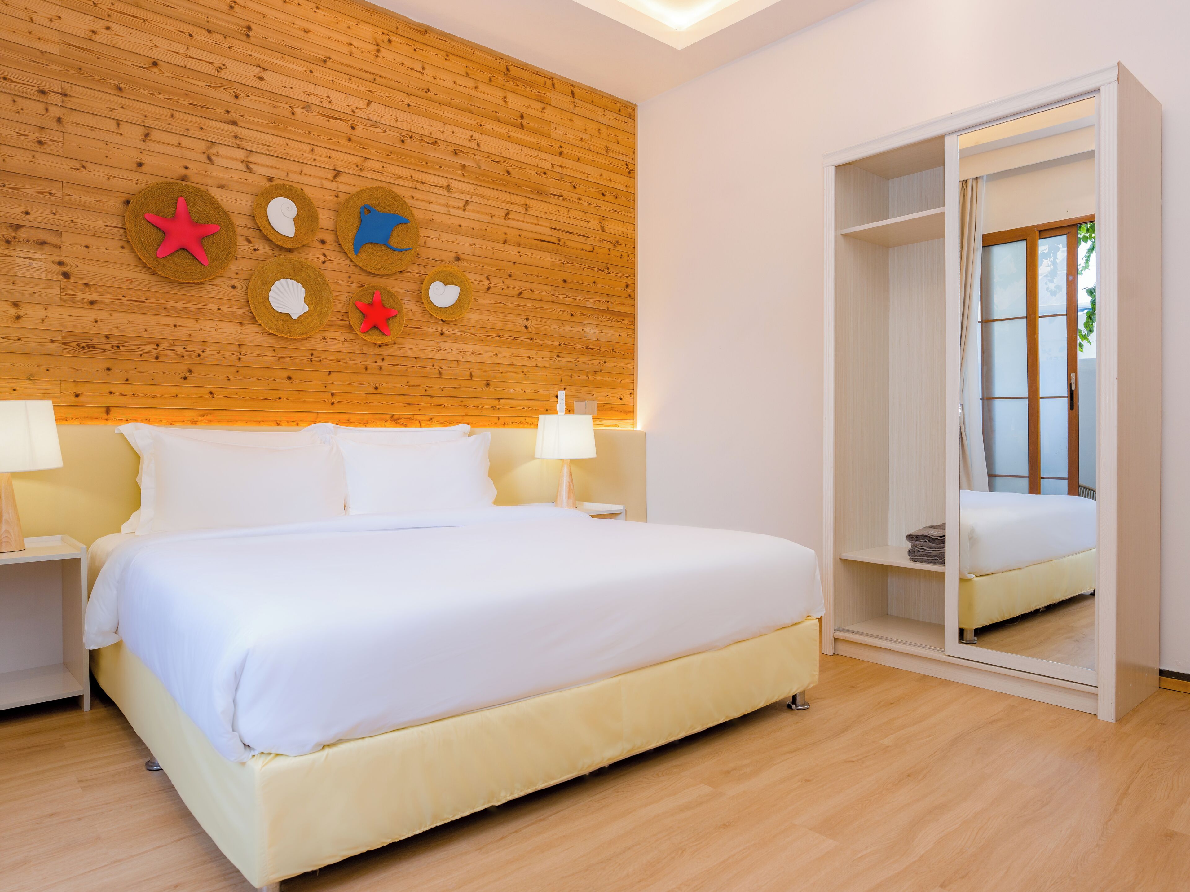 Standard Double Room | In-room safe, desk, laptop workspace, soundproofing