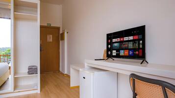 Deluxe Double or Twin Room | In-room safe, desk, laptop workspace, soundproofing