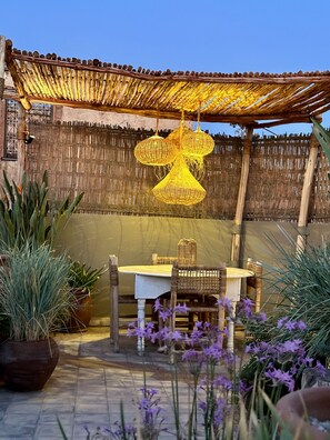 Outdoor dining - Riad Dar Chacha (Marrakech)