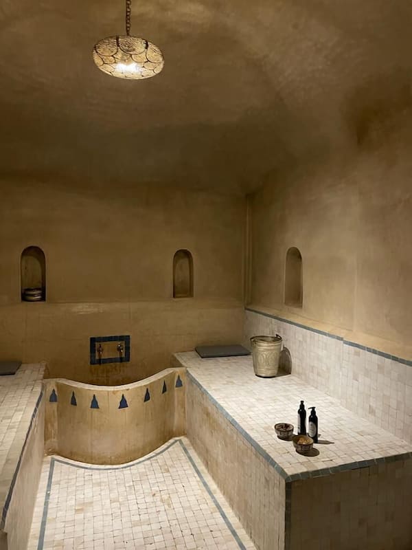 Bilik rawatan pasangan, mandi tangas / hammam, rawatan badan