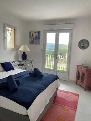 4 Schlafzimmer, Bügeleisen/Bügelbrett, Reisekinderbett, kostenloses WLAN