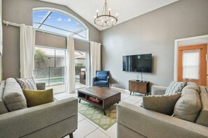 TV - 5BR Villa w/ Pool | Lake Berkley (Kissimmee)