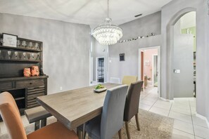 Dining - 5BR Villa w/ Pool | Lake Berkley (Kissimmee)
