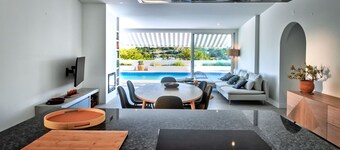 Nice country house with beautiful sea views.