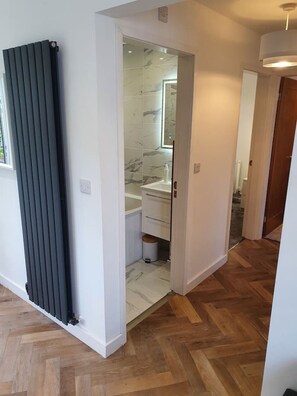 Interior - Stylish modern seaside cottage `The Cove` (Trearddur Bay)