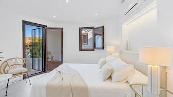 3 bedrooms, iron/ironing board, travel crib, free WiFi