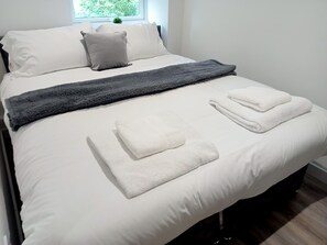 Apartment | 2 bedrooms, iron/ironing board, free WiFi, bed sheets - Rural Apartment in Rural Wroxford Near Banbury (Banbury)