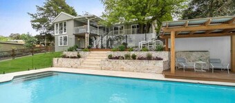 Beautiful acreage and recently renovated house, sure to delight!