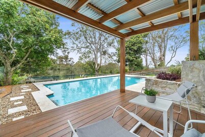 Beautiful acreage and recently renovated house, sure to delight! 
