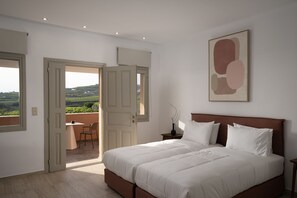 3 bedrooms, individually furnished, desk, laptop workspace