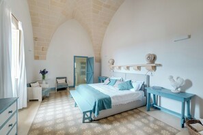 Signature Suite | Down duvets, cots/infant beds, free WiFi, bed sheets - Masseria Cuturi (Manduria)