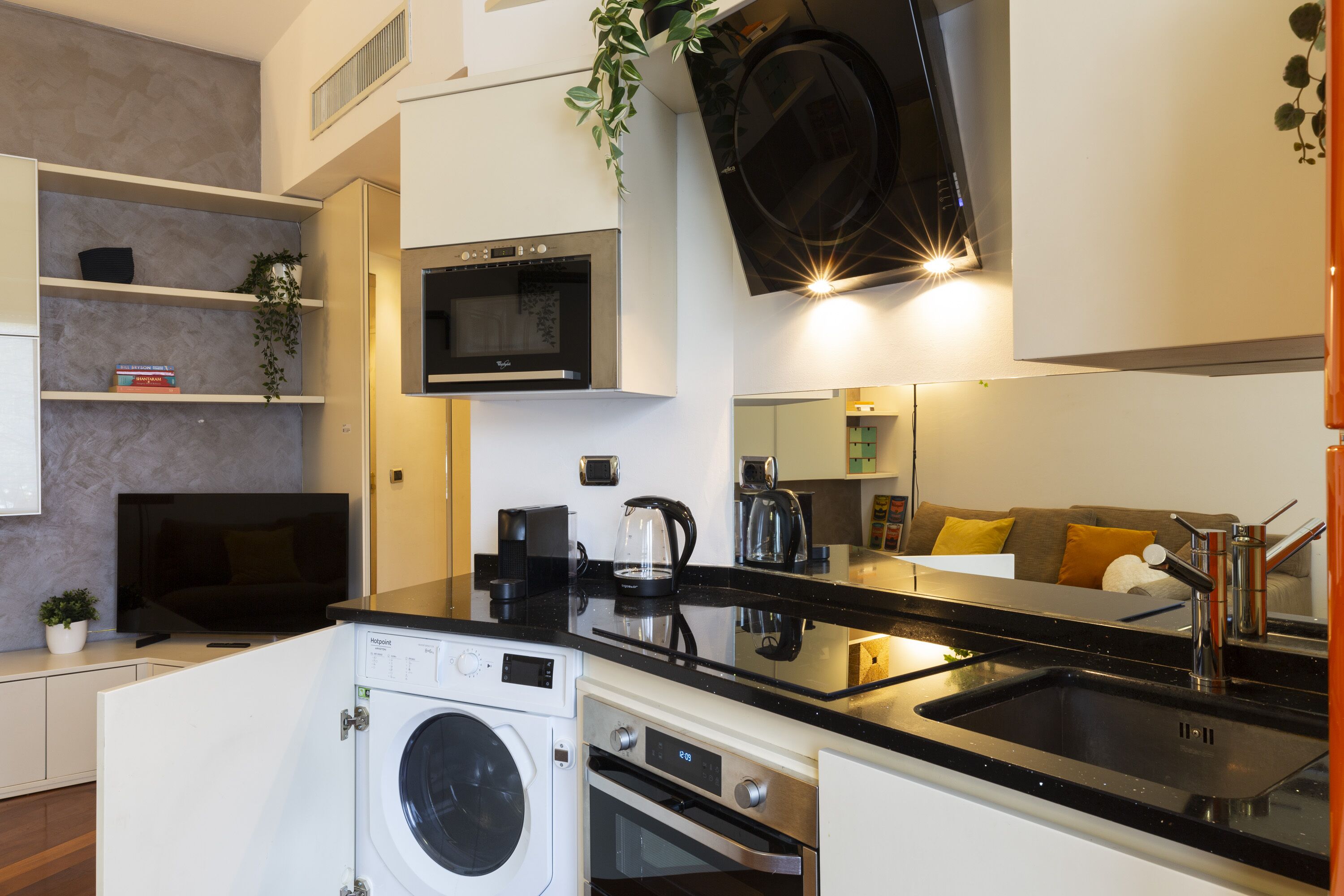 Apartemen Deluks | Dapur pribadi | Lemari es besar, microwave, oven, dan kompor