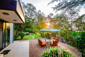 Terrace/patio - Pangolin Nest Boutique Hotel (Kampala)