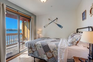 8 bedrooms, desk, iron/ironing board, travel cot