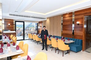 Restaurant - Classio Royale by iO Hotels (Amritsar)