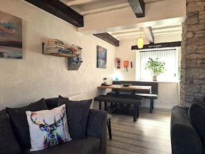 Cottage | Living area