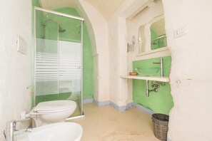 Studio | Bathroom | Towels - 3353 Masseria Pepe - La Casina Delle More (Maruggio)