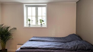 Studio | WiFi (free), bed sheets - Studio-sleeps 4-city Centre-parking-evcharger (Tromsø)