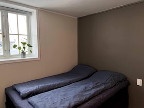 Studio | WiFi (free), bed sheets - Studio-sleeps 4-city Centre-parking-evcharger (Tromsø)