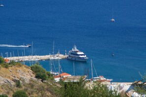 Enjoy breathtaking views of the surrounding landscape from this scenic marina.