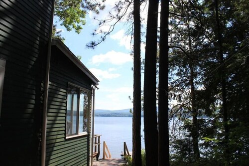 Lake and Mountain views!