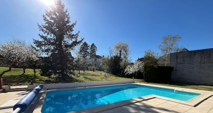 Maison de Vacances Avec Piscine et Jardin Arboré
