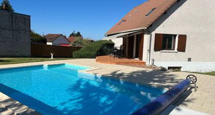 Maison de Vacances Avec Piscine et Jardin Arboré