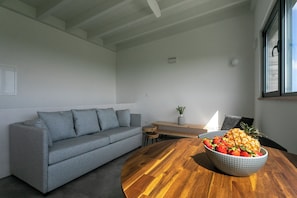Panoramic-Ferienhaus, zum Garten hin | Hochwertige Bettwaren, Pillowtop-Betten, Zimmersafe