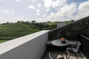 Panoramic Cottage, Garden Area | Premium bedding, pillow-top beds, in-room safe, individually decorated - Solar Branco Eco Estate (Ponta Delgada)