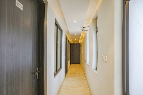 FabHotel Shri Ram Kashi