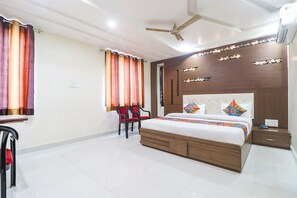 Premium bedding, in-room safe, desk, free WiFi