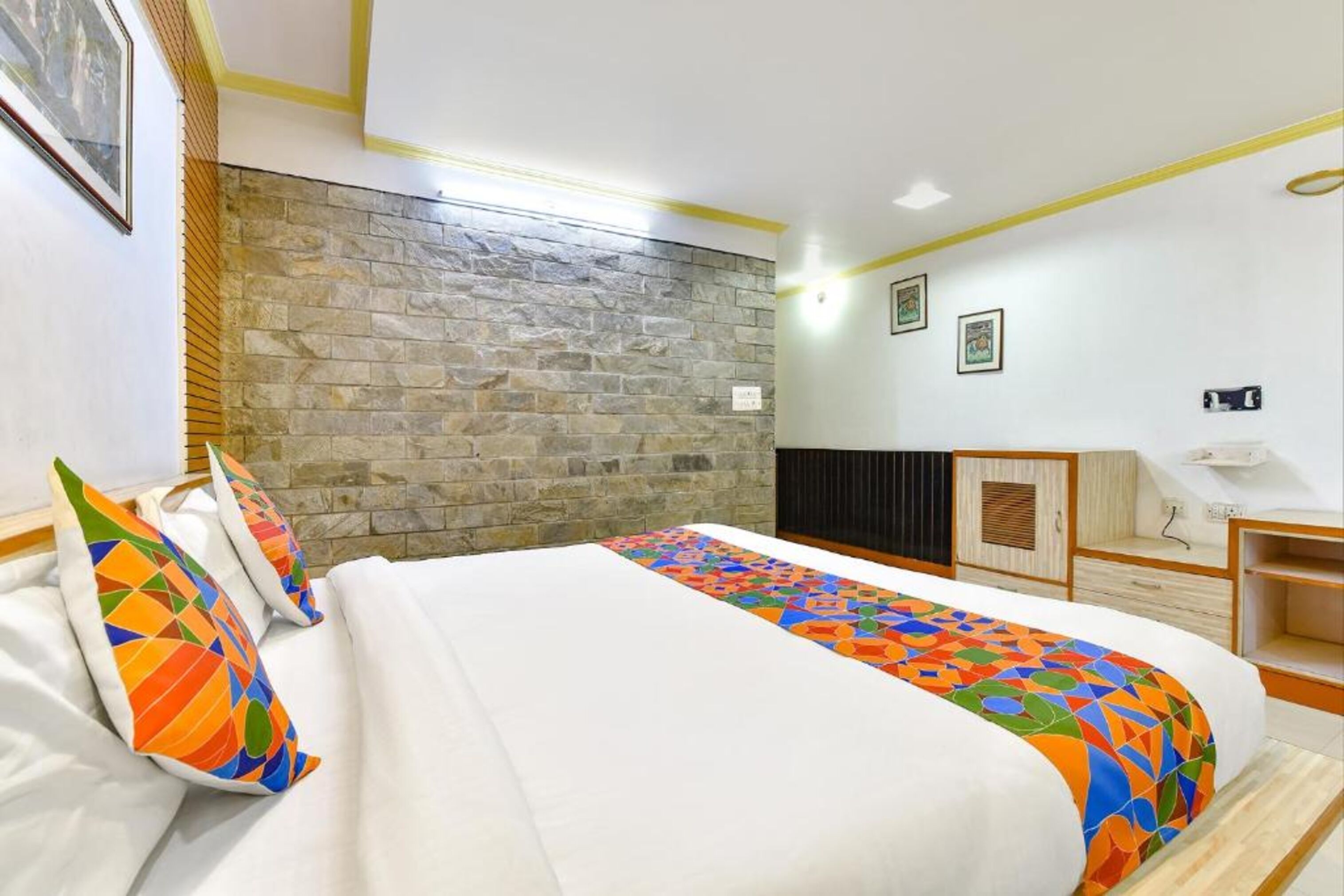 premium bedding, in-room safe, desk, free wifi