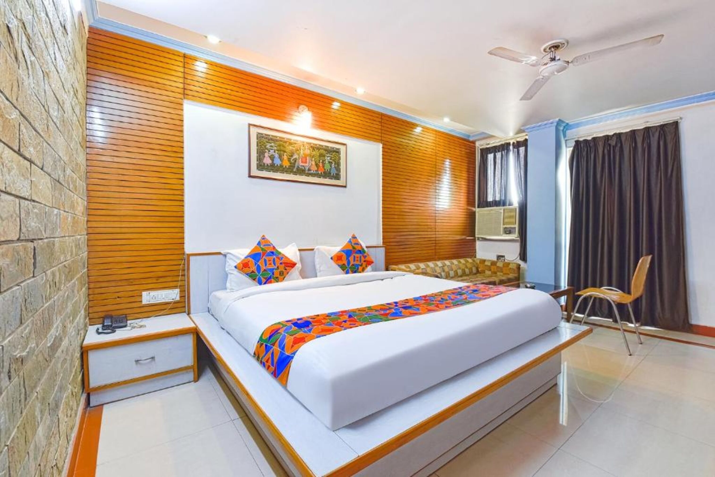 premium bedding, in-room safe, desk, free wifi